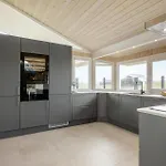 3 Bedroom Ocean Front In * イェリング