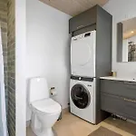 3 Bedroom Ocean Front In * イェリング