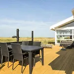 3 Bedroom Ocean Front In *