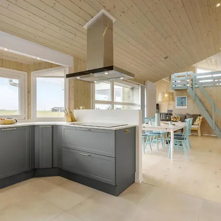 Vakantiehuis 3 Bedroom Ocean Front In