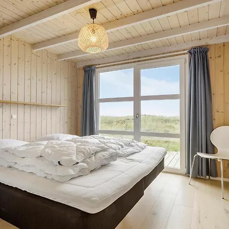 3 Bedroom Ocean Front In *