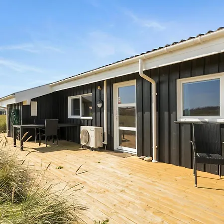 3 Bedroom Ocean Front In 度假居