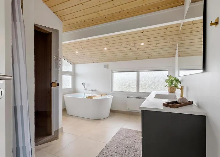 3 Bedroom Ocean Front In 度假居 *
