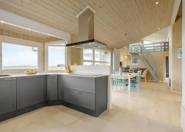 度假居 3 Bedroom Ocean Front In