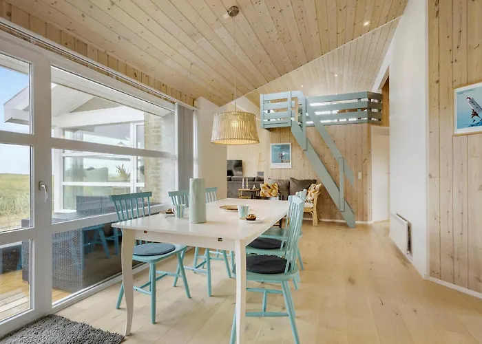 度假居 3 Bedroom Ocean Front In