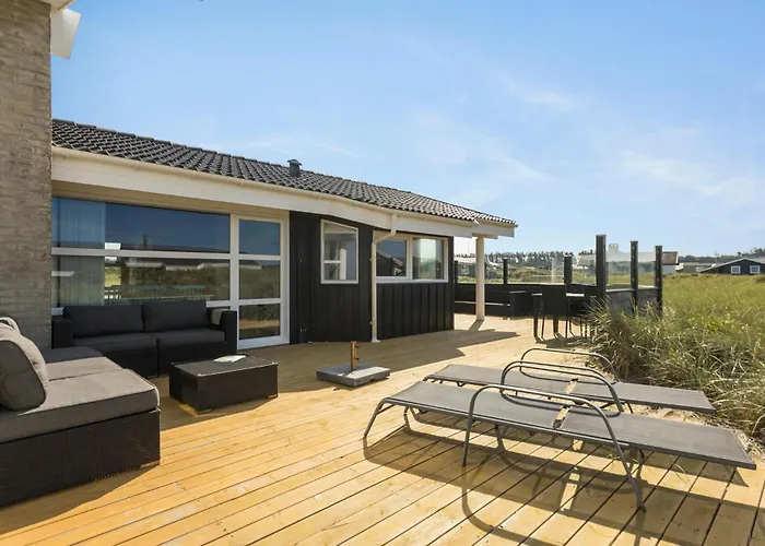 3 Bedroom Ocean Front In *