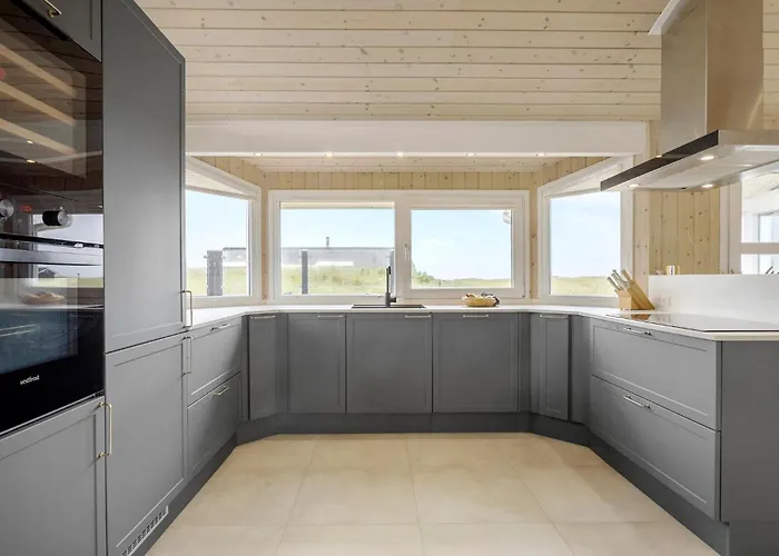 3 Bedroom Ocean Front In 约灵